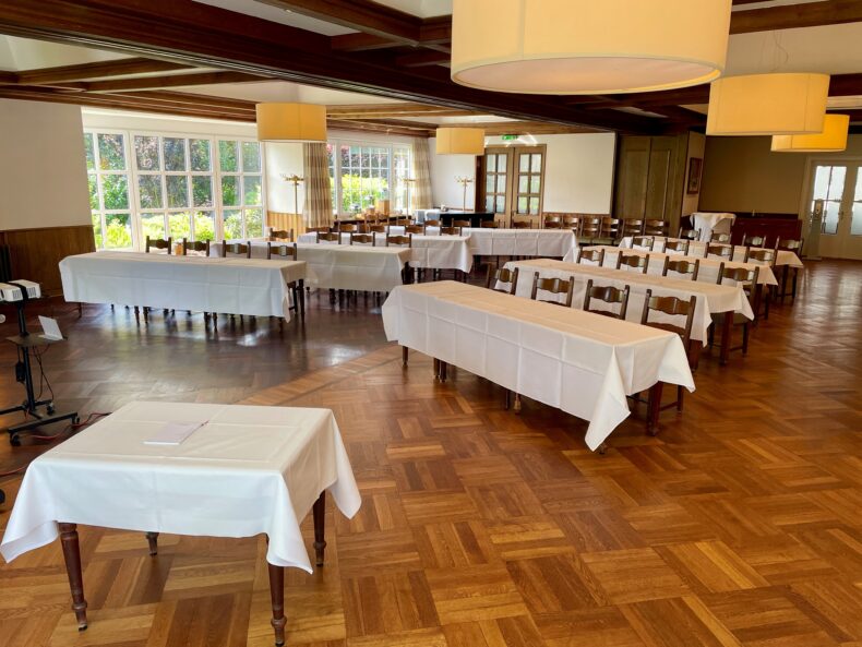 Saal Ganz 2